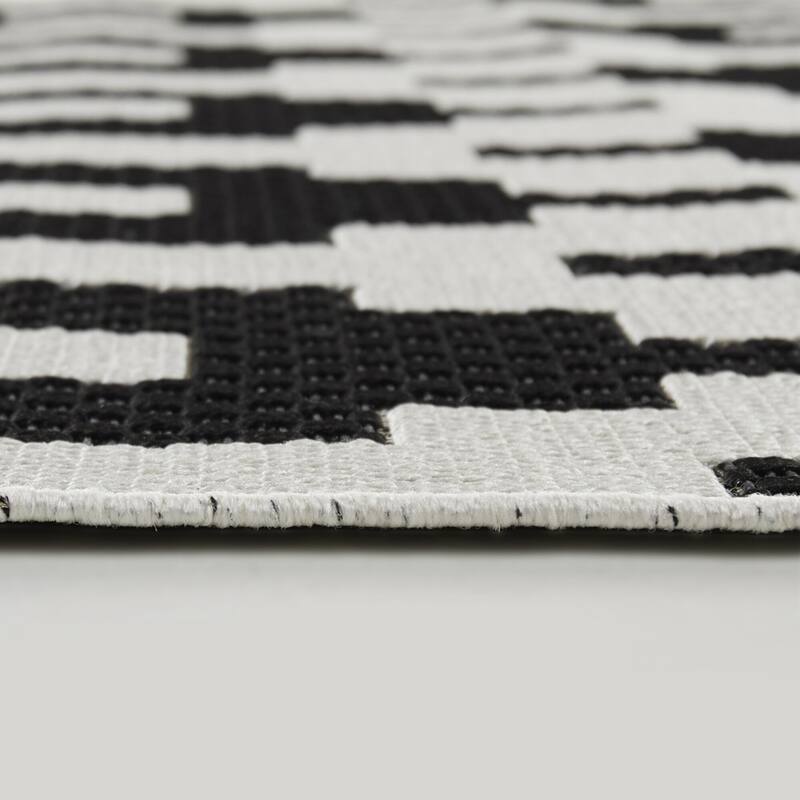 Monika Ikat Indoor/Outdoor Area Rug