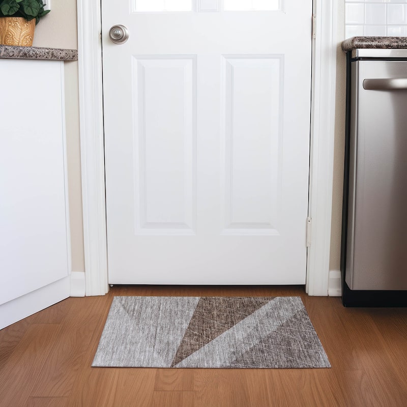 Machine Washable Indoor/ Outdoor Chantille Modern Prism Rug - Gray - 1'8" x 2'6"