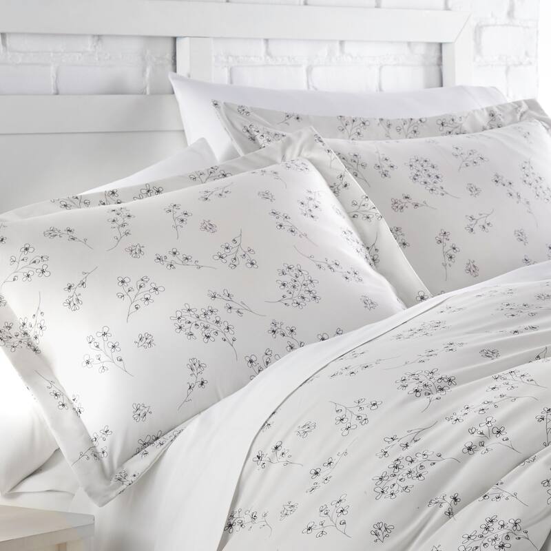 Sweet Floral Down Alternative Comforter and Sham Set