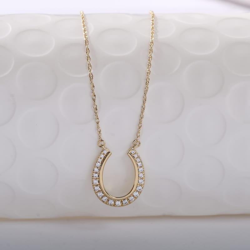 10K Gold 1/6ct TDW Diamond Horseshoe Pendant Necklace for Women - Yellow