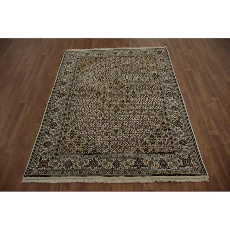 Hand Knotted Oriental 100% Wool Carpet Traditional Floral Beige & Ivories Tabriz-Mahi Area Rug - 6' 7'' X 5' 0''