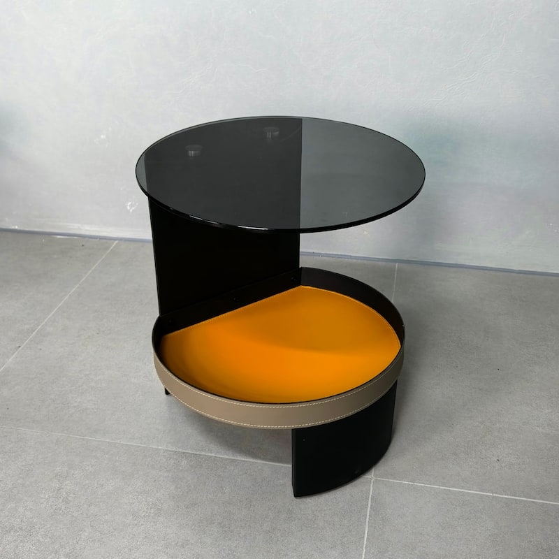2-Tier Round Side Table Tempered Glass Top Handicraft Saddle Leather Basket