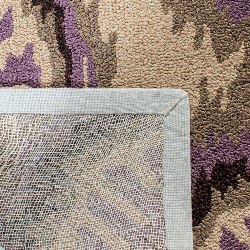 SAFAVIEH Handmade Four Seasons Nevyana Floral Rug