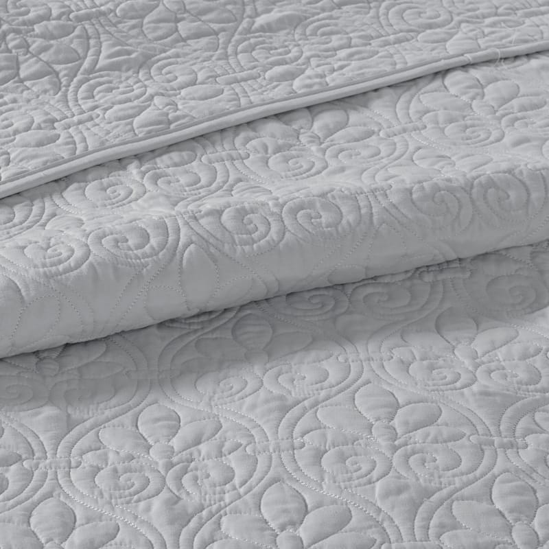 Madison Park Mansfield Reversible Quilt Set