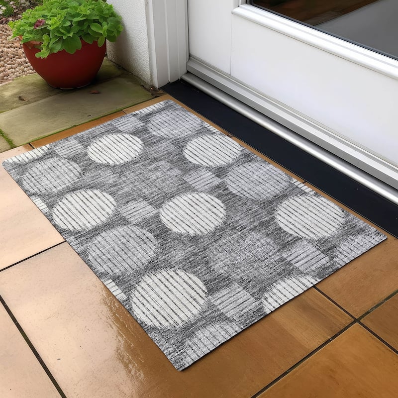 Machine Washable Indoor/ Outdoor Chantille Contemporary Dotty Rug - Charcoal - 1'8" x 2'6"
