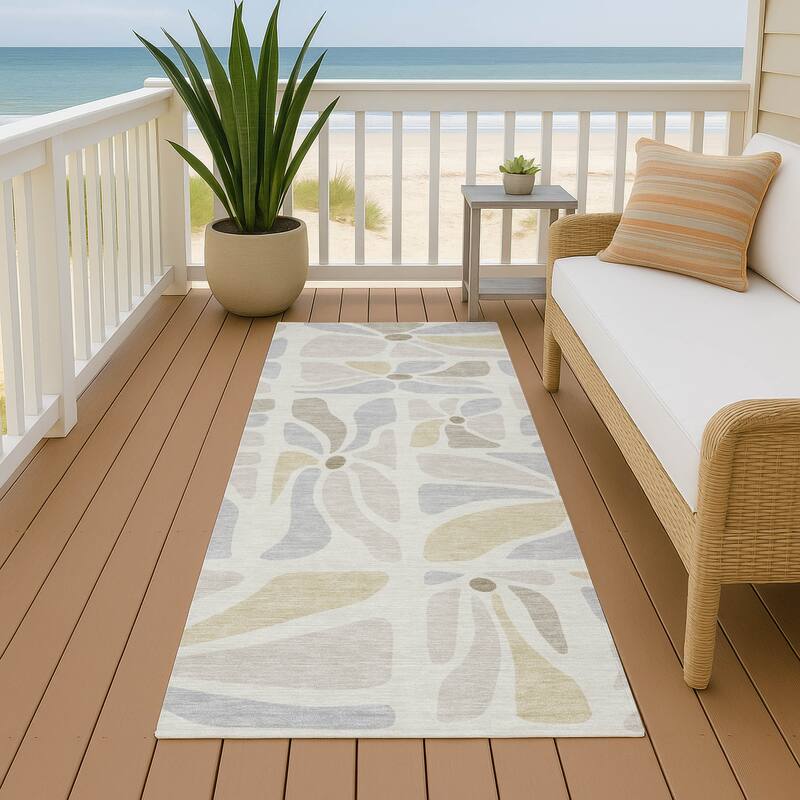 Machine Washable Indoor/ Outdoor Modern Gilcrest Chantille Rug - Ivory - 2'3" x 7'6"