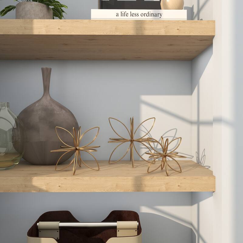 CosmoLiving by Cosmopolitan Gold Metal Handmade Floral Decorative Sculpture (Set of 3)