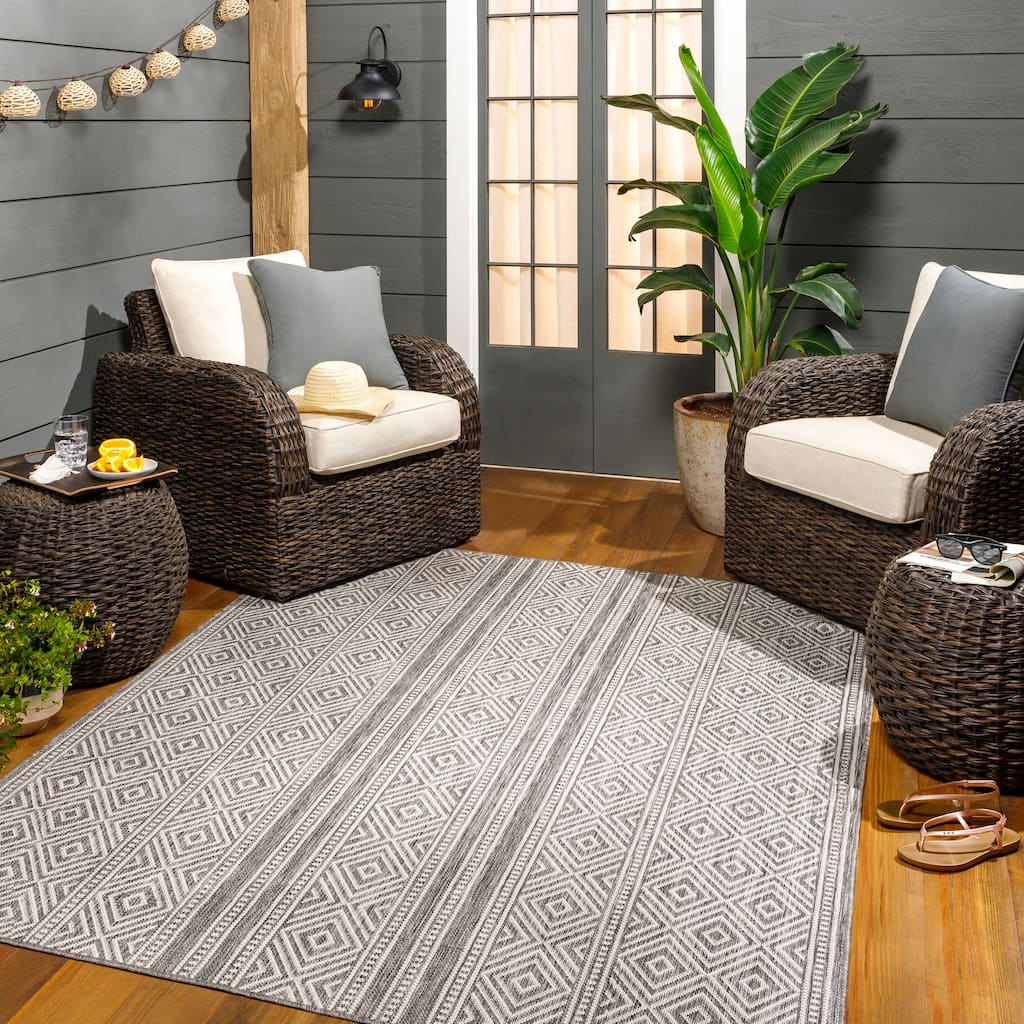 Livabliss Armeria Indoor/ Outdoor Diamond Stripe Area Rug