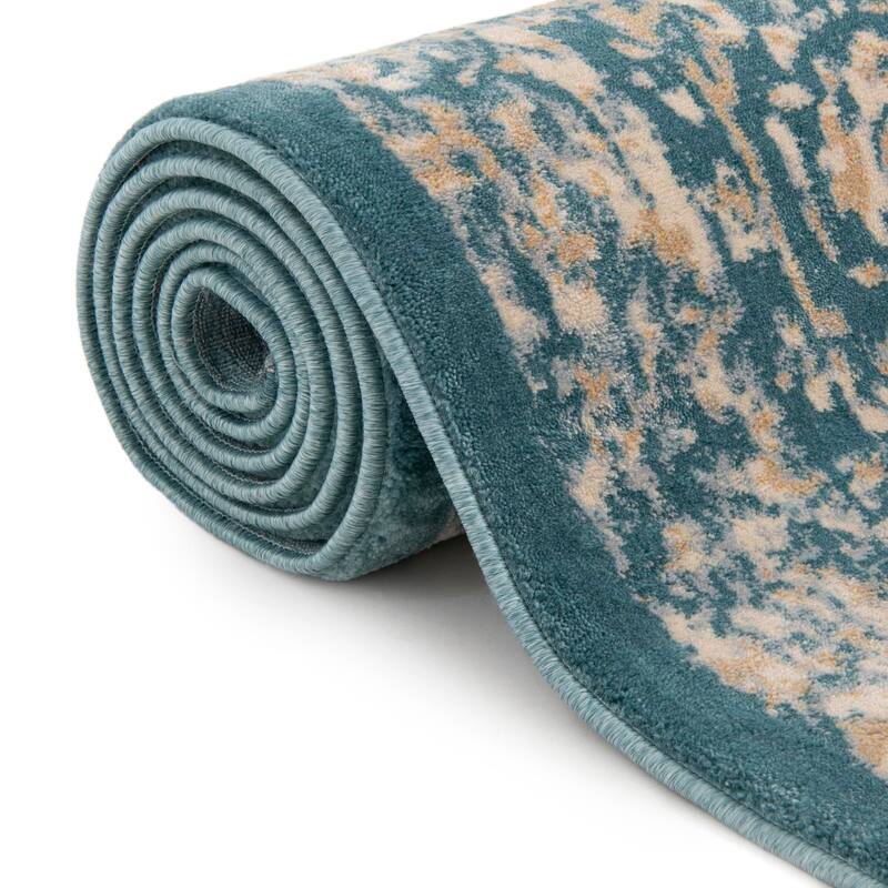 Traditional Hadeya Collection Area Rug