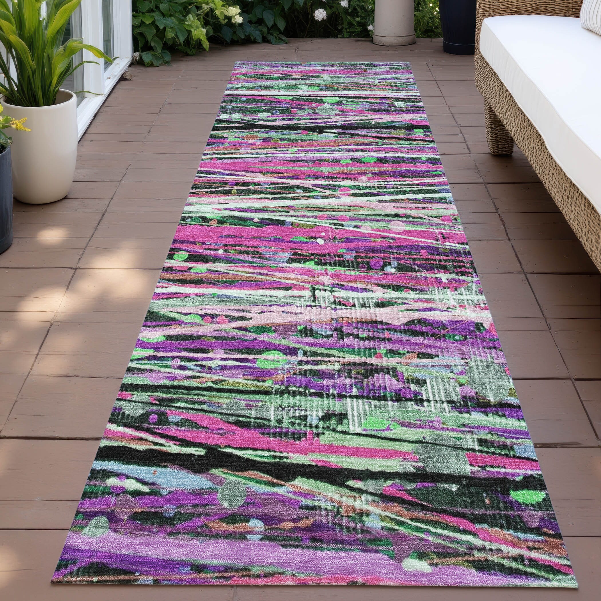 Machine Washable Indoor/Outdoor Abstract Stripes Chantille Rug