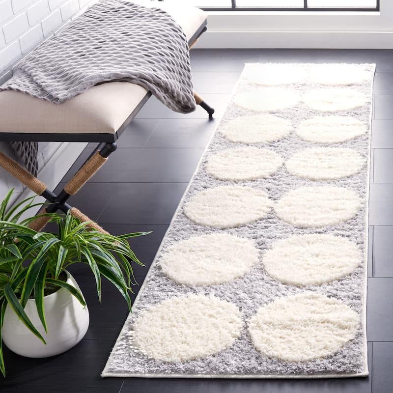 SAFAVIEH Norway Shag Florie Geometric Dot 1.2-inch Thick Rug