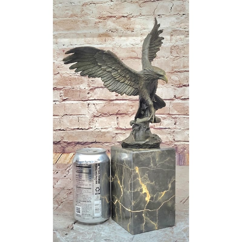 Swooping Eagle Catching Fish Hot Cast Wildlife Bronze Sculpture Statue Figurine