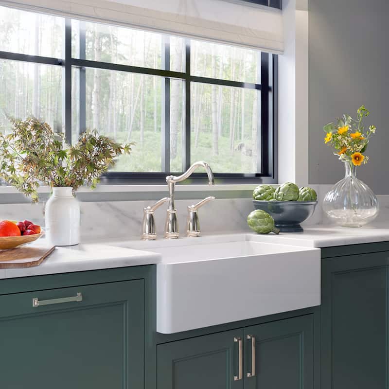 Highpoint Collection 33-inch White Single Bowl Fireclay Farmhouse Sink with Accessories - 33" x 18" x 10"