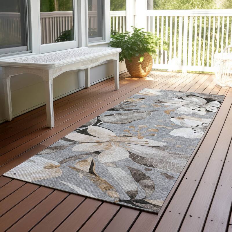 Machine Washable Indoor/ Outdoor Floral Chantille Rug - Gray - 2'3" x 7'6"