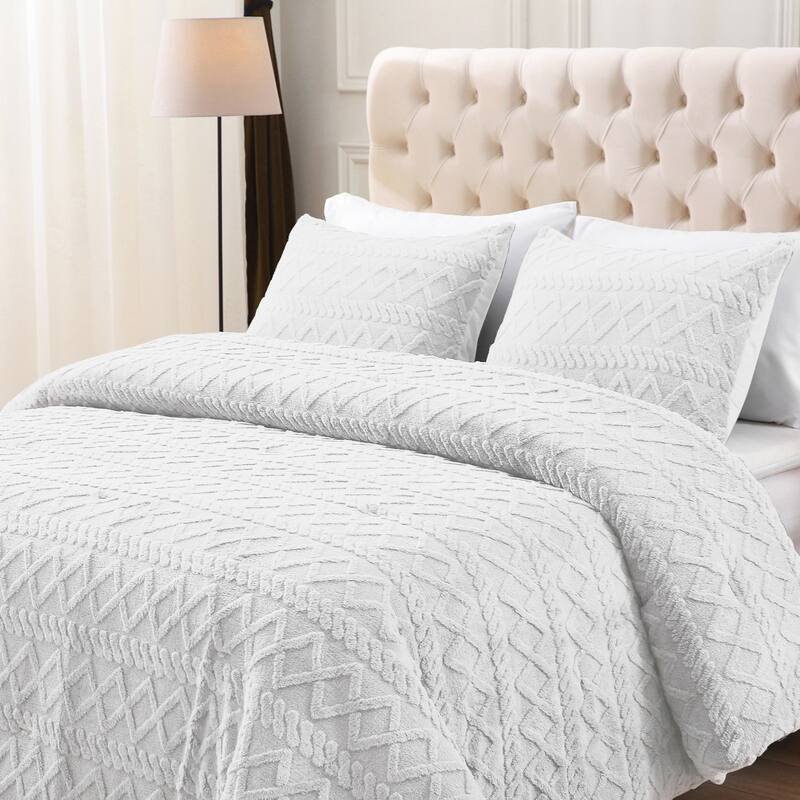 Three Dimensional Carved Plush Comforter Set