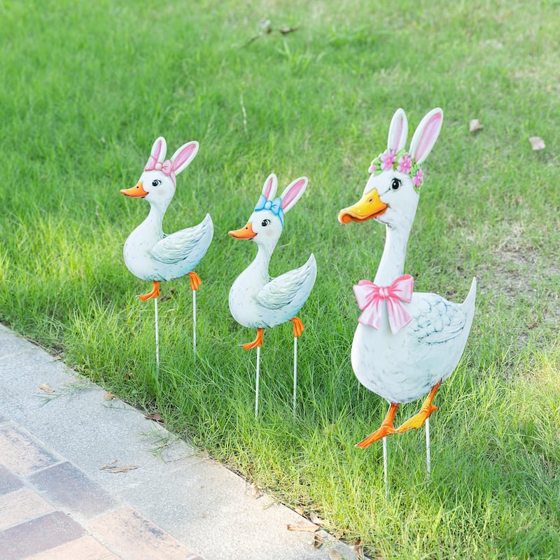 Glitzhome Set of 3 Easter Metal Duck Family Yard Stake Hanging Decor