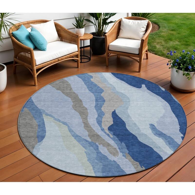 HomeRoots Abstract Transitional Rectangle Outdoor Rug - 8' Round