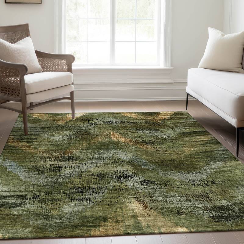 Machine Washable Indoor/ Outdoor Chantille Distressed Chevron Rug