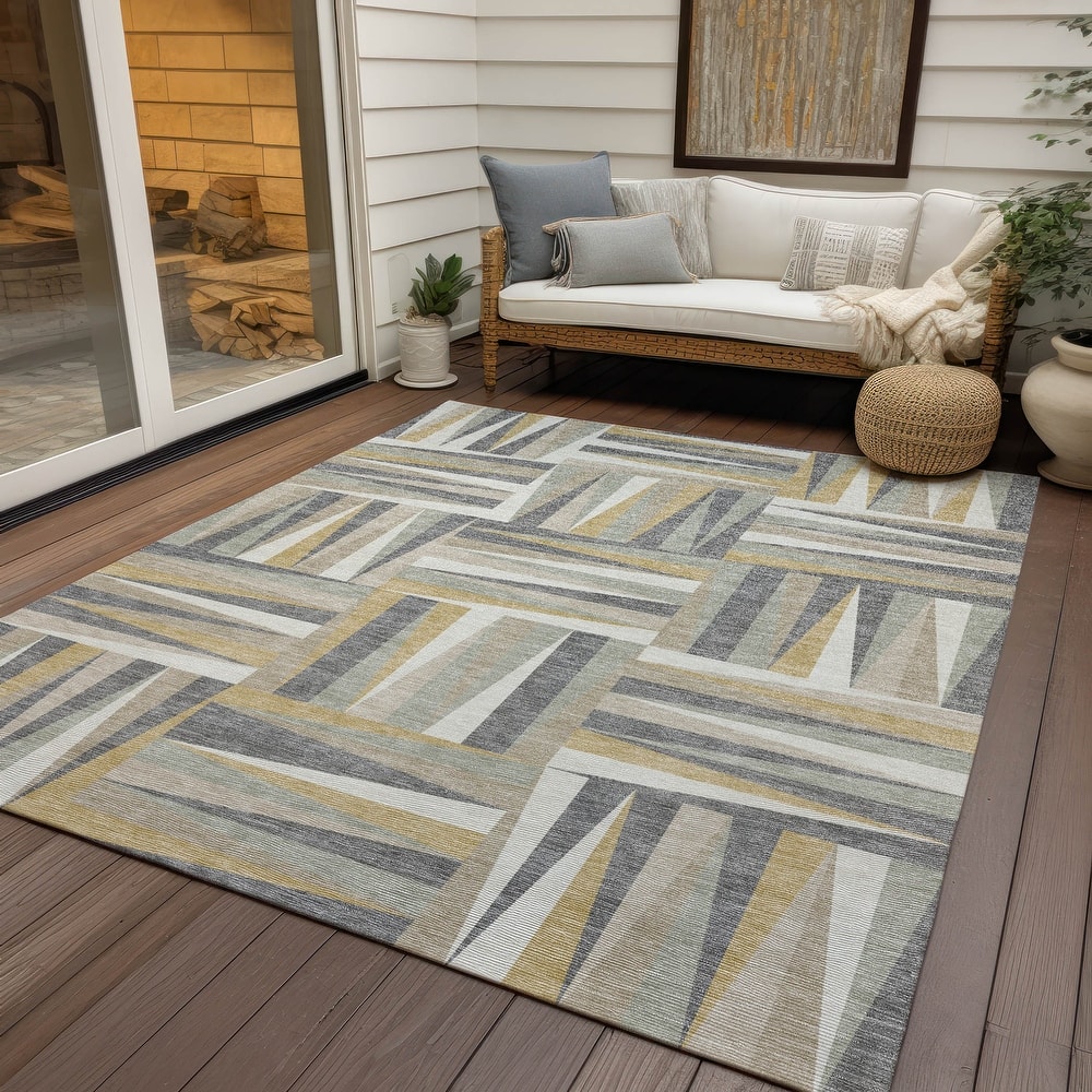 Machine Washable Indoor/ Outdoor Contemporary Mosaic Chantille Rug
