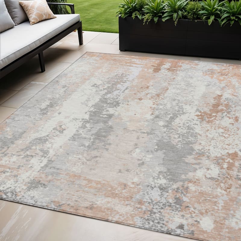 HomeRoots Abstract Transitional Rectangle Outdoor Rug - 5' X 8'