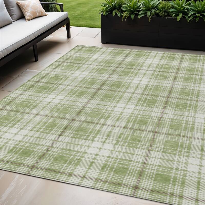 HomeRoots Plaid Transitional Rectangle Outdoor Rug - 5' X 8'