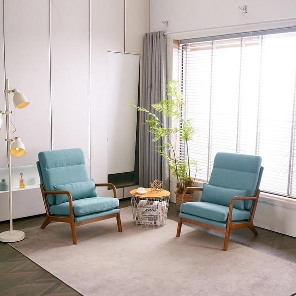 Straight back chair deals with armrest