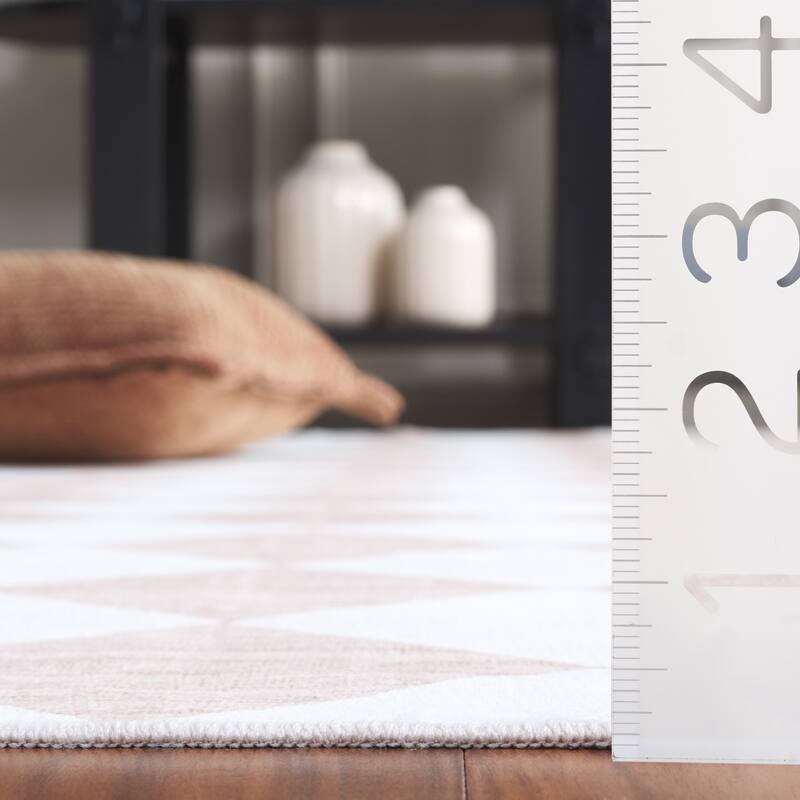 SAFAVIEH Santa Clara Manervia Modern & Contemporary Rug