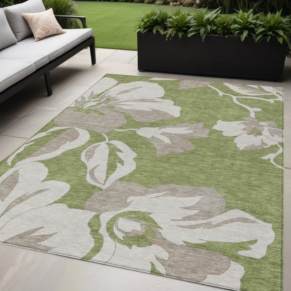 HomeRoots Floral Transitional Rectangle Outdoor Rug