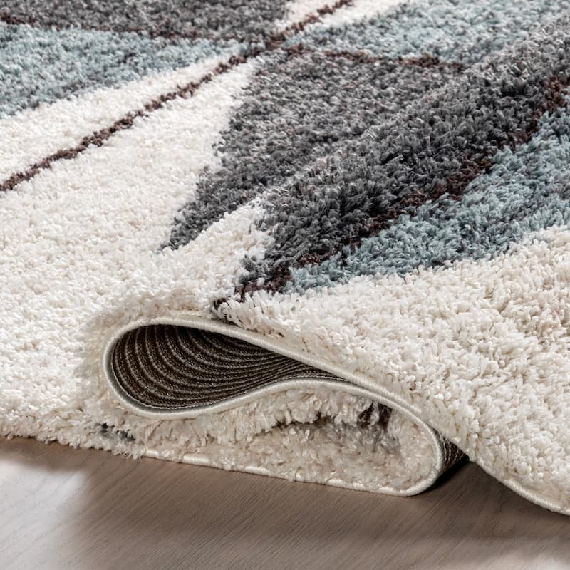 Nuloom Micah Diamond Shag Tassel Area Rug