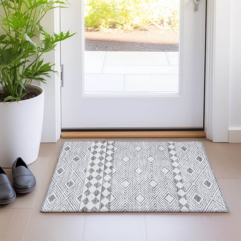 Premium Washable Super Soft Geo Prints Mayfield Rug - Gray - 1'8" x 2'6"