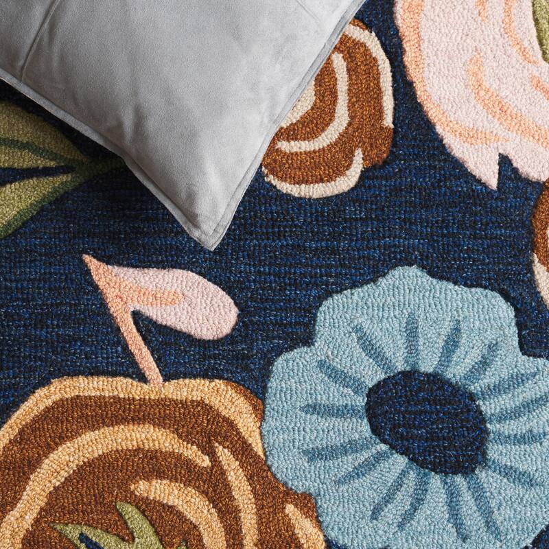 SAFAVIEH Handmade Jardin Massumah Floral Wool Rug