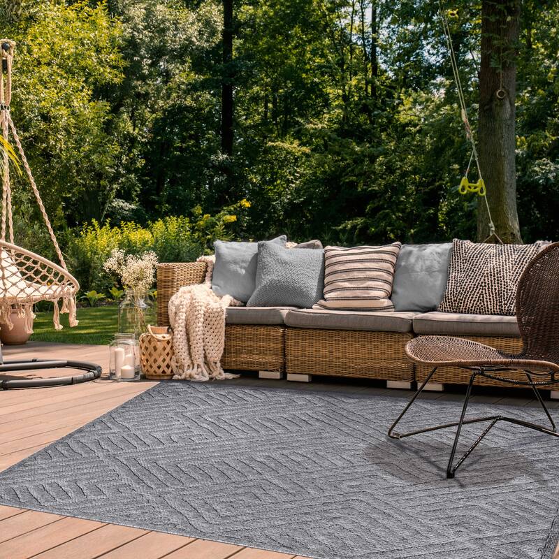 Superior Contemporary Geometric Abstract Indoor Outdoor Area Rug - 4' x 6' - Grey