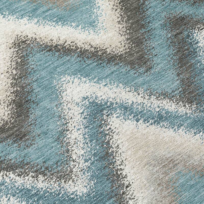 Machine Washable Indoor/ Outdoor Modern Chevron Chantille Rug