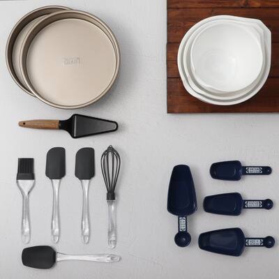 GLAD™ 15 Piece Cake Kit