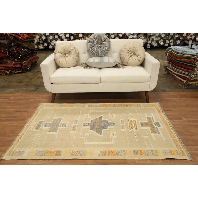 Hand Woven Oriental 100% Wool Carpet Southwestern Tribal Beige & Ivories Kilim Area Rug - 5' 9'' X 3' 10''