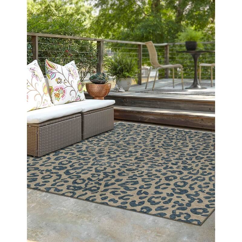 Outdoor Gallery Collection Area Rug
