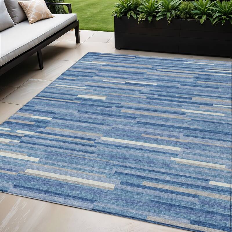HomeRoots Striped Transitional Rectangle Outdoor Rug - 5' X 8'