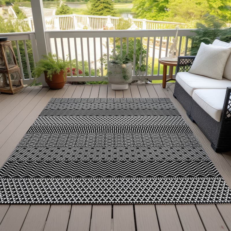 Machine Washable Indoor/ Outdoor Modern Stripes Chantille Rug - Black - 8' x 10'