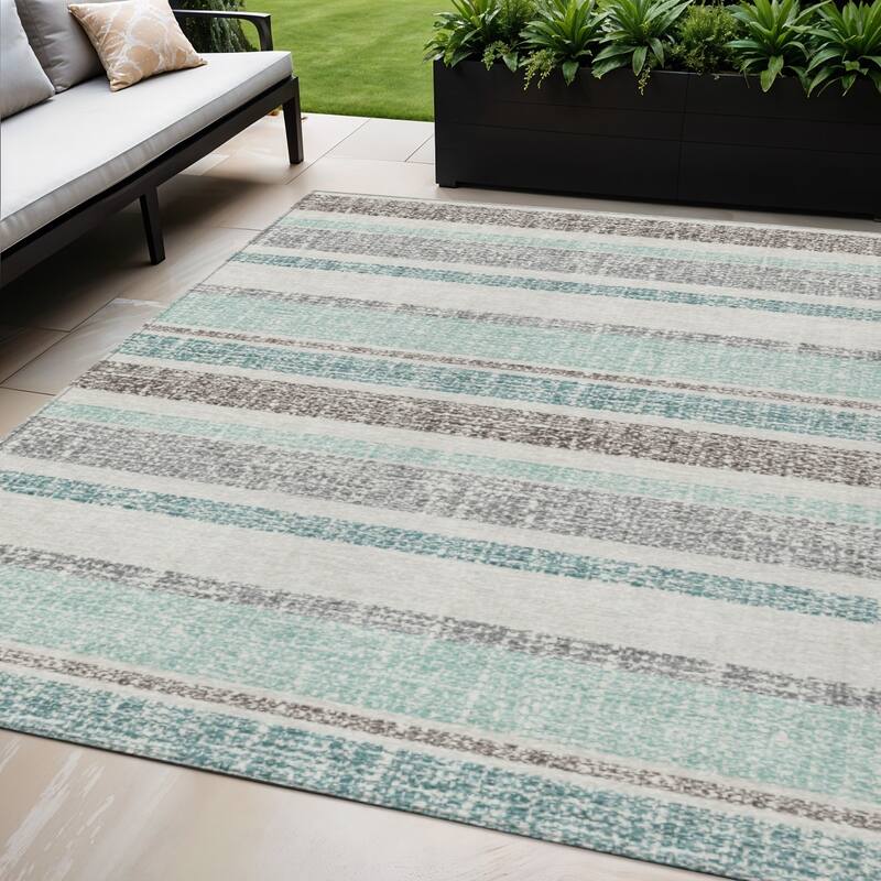 HomeRoots Striped Transitional Rectangle Outdoor Rug - 5' X 8'