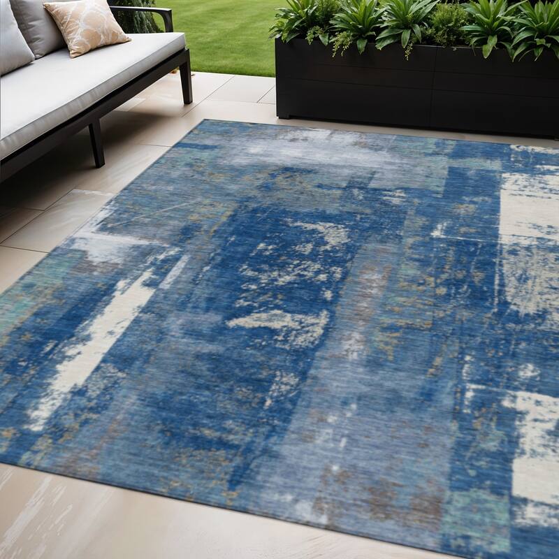 HomeRoots Abstract Transitional Rectangle Outdoor Rug - 5' X 8'