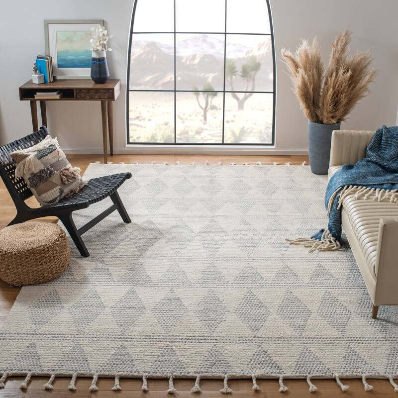 SAFAVIEH Handmade Casablanca Reini Boho Wool Tassel Rug - 8' x 10' - Ivory/Grey