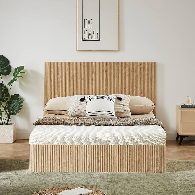 Queen-Sized Hydraulic Lift-Up Storage Bed Frame With Wooden Corrugated Curved Lines, No Box Spring Required‌ - Oak