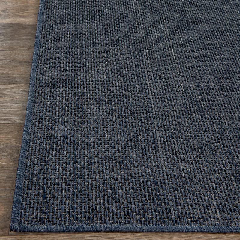 Contemporary Solid Indoor/Outdoor Area Rug