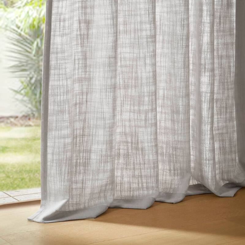 Madison Park Emery 300gsm poly linen with 7 pinch pleat per pc