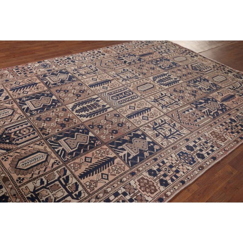 Bakhtiari Persian Vintage Rug Hand-Knotted Traditional Wool Carpet - 6'9"x 10'1"