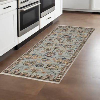 Zuyof Traditional Stain Resistant with Fringe Area Rug By HomeRoots - 96' X '30' X '0.28