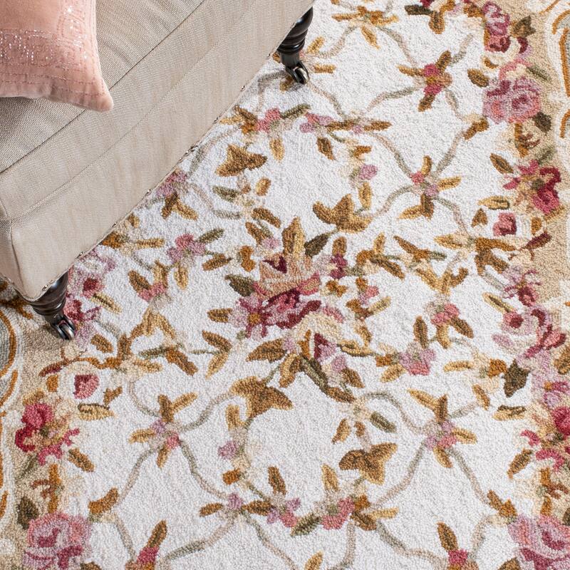 SAFAVIEH Handmade Chelsea Nour French Country Wool Rug