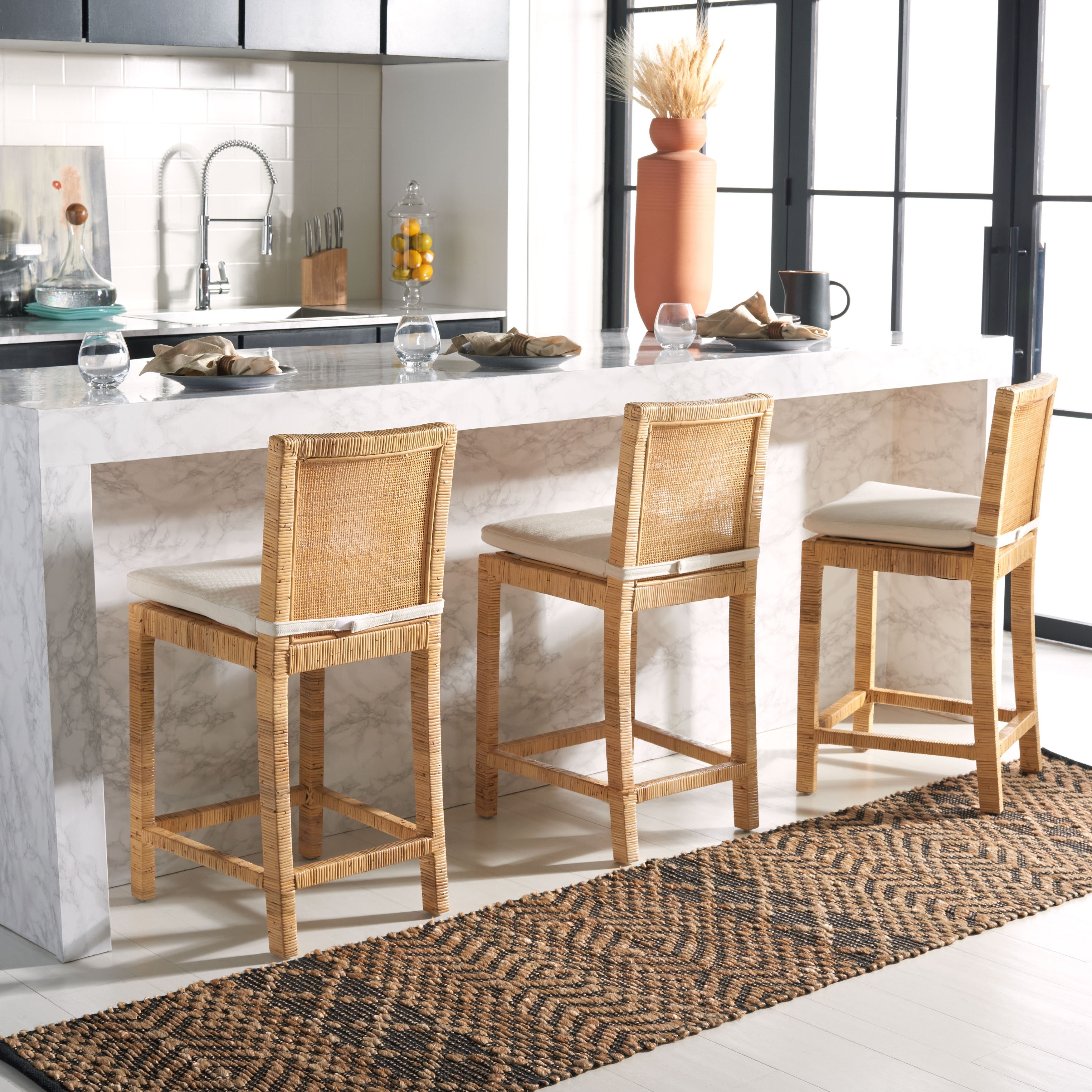 SAFAVIEH Mursel 24-inch Cane Counter Stool with Cushion - 22.6 x 18.1 x 38.6 - 23Wx18Dx39H