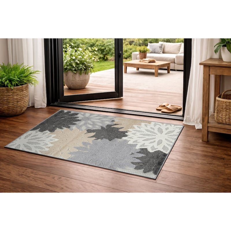 World Rug Gallery Indoor/Outdoor High-Low Textured Area Rug, Floral Easy-Clean Patio Rug - 2' x 3' - Gray
