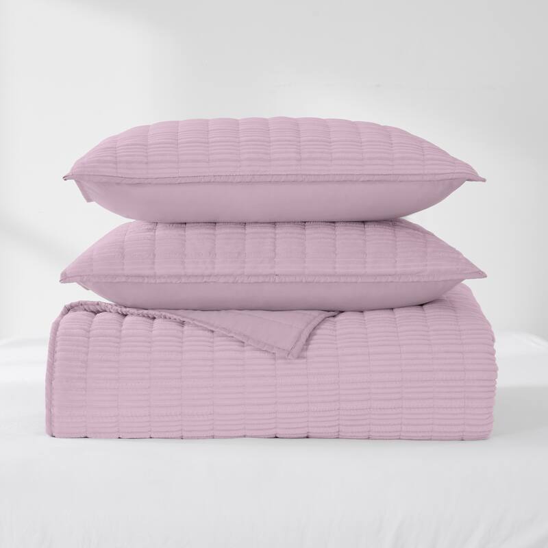 Wonderful Velvet 3 Piece Quilt Set